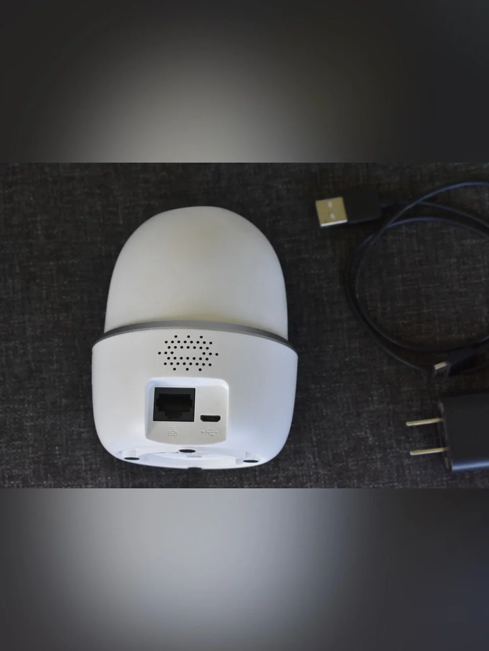 Lorex 2K Indoor Pan-Tilt Wi-Fi Camera